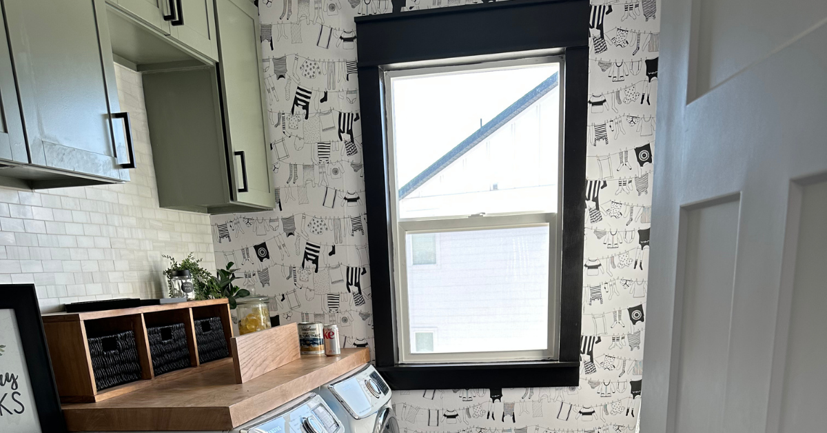 DIY Laundry Room Makeover
