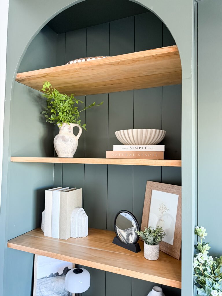 Home office decor ideas: Shelf styling