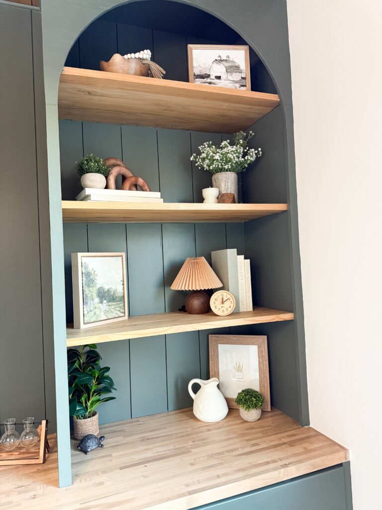 Home office decor ideas: shelf styling