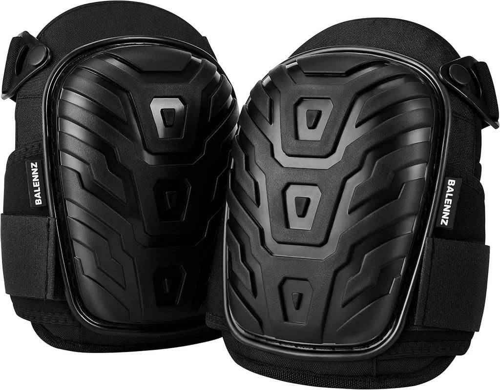 Black knee pads