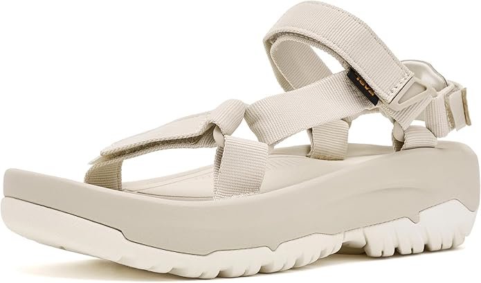 Disney with kids tips: cream women’s sport sandals with adjustable straps, a good waterproof option for rainy park days